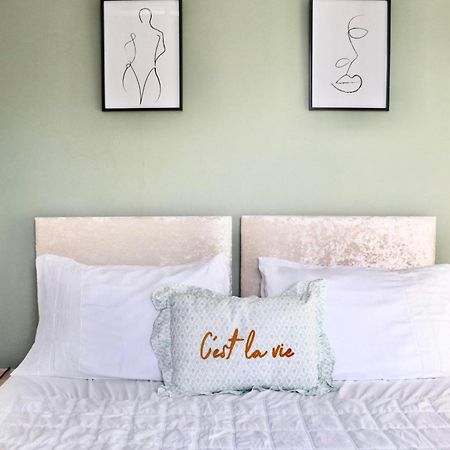 Stunning Apartment, Sleeps 4, Central London, 1 Bedroom, Zone 1, Kennington - Open For Business Stays, Long Stays And Families Relocating Luaran gambar
