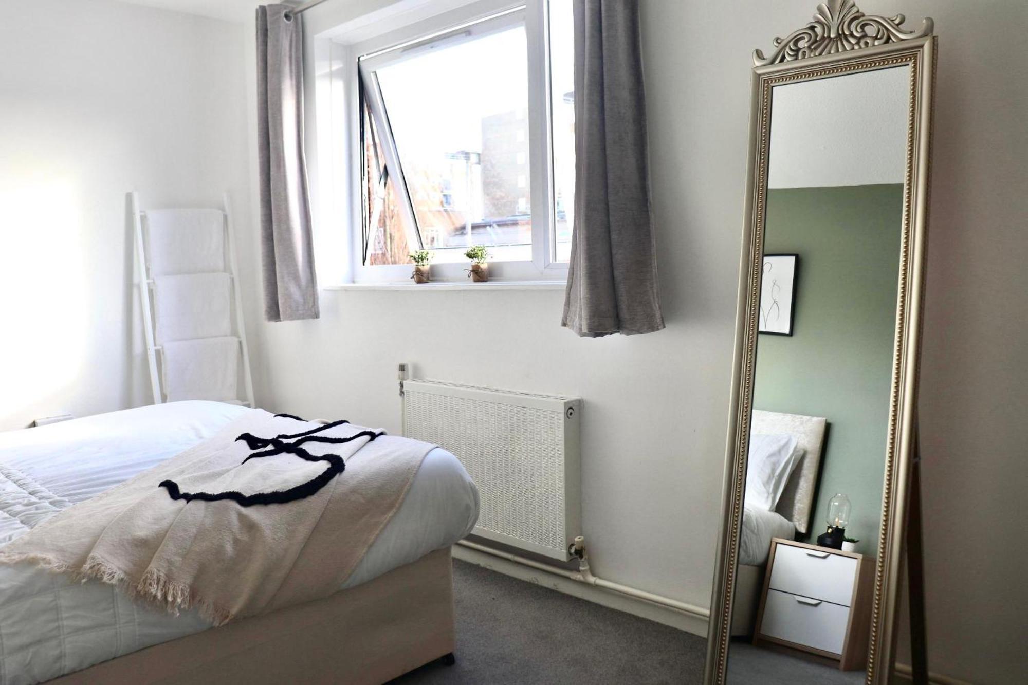 Stunning Apartment, Sleeps 4, Central London, 1 Bedroom, Zone 1, Kennington - Open For Business Stays, Long Stays And Families Relocating Luaran gambar
